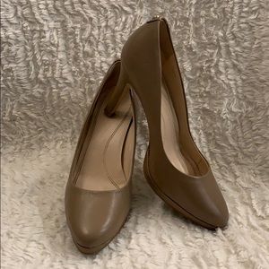Tahari Pumps